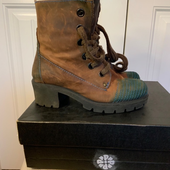 Papucei Lug Sole Combat Boots - Picture 9 of 9